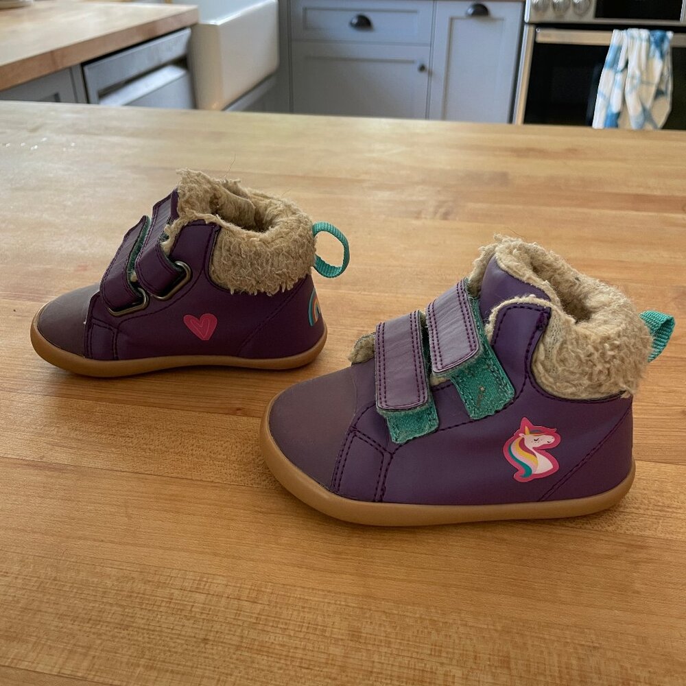 Ten Little, Furry High Top, toddler size 7.5